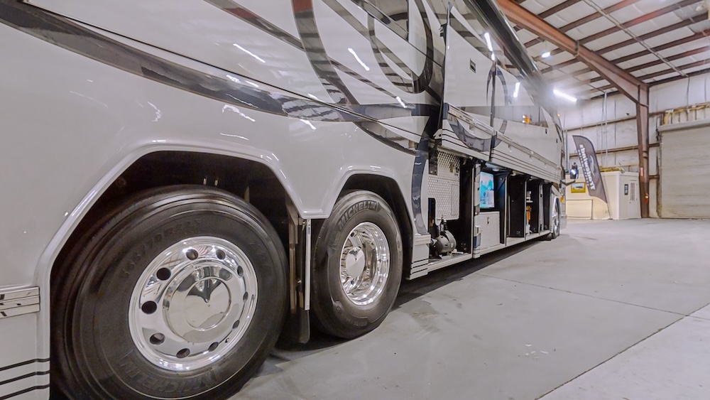 2006 Prevost  Featherlite H3-45 For Sale