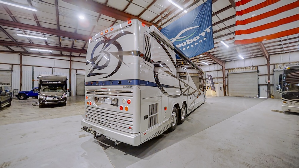 2006 Prevost  Featherlite H3-45 For Sale