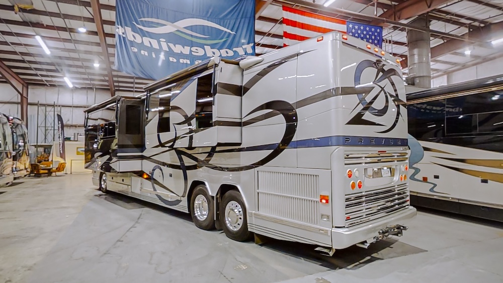 2006 Prevost  Featherlite H3-45 For Sale