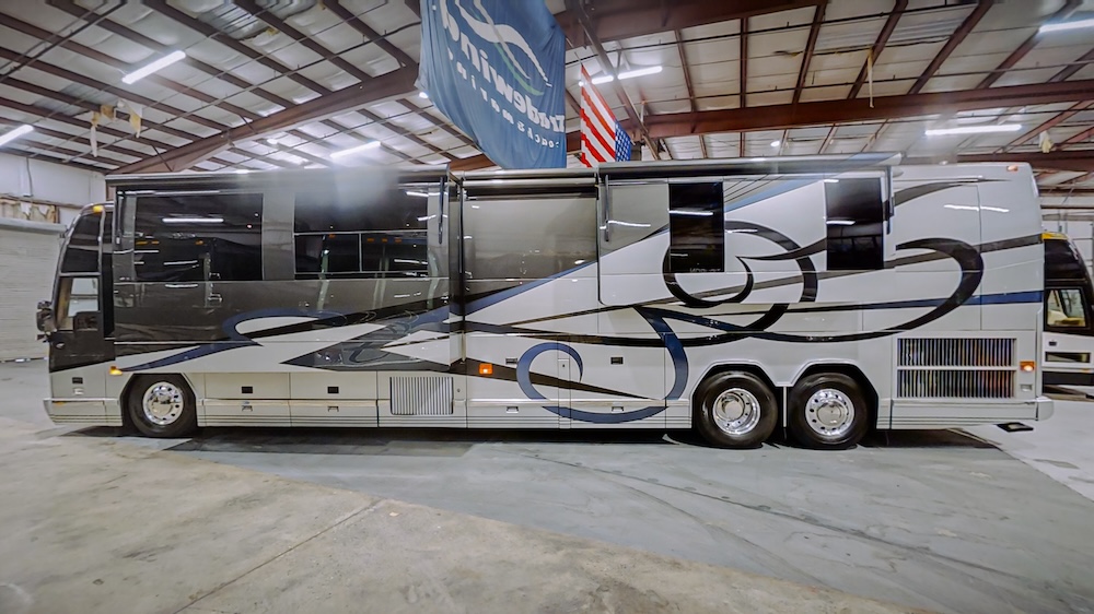 2006 Prevost  Featherlite H3-45 For Sale