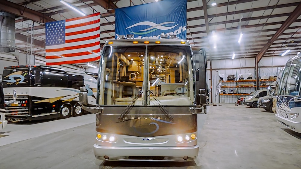 2006 Prevost  Featherlite H3-45 For Sale