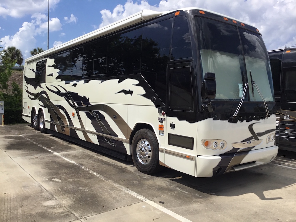 2006 Prevost Featherlite H3-45 For Sale