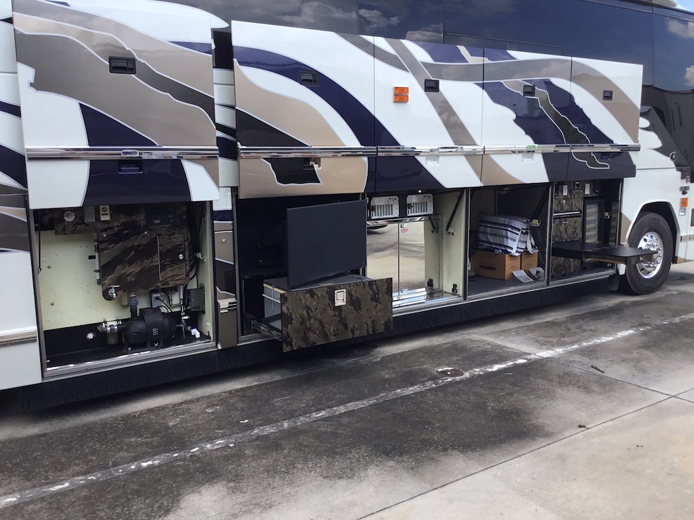 2006 Prevost Featherlite H3-45 For Sale