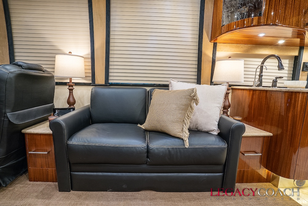 2008 Prevost Legendary XLII For Sale