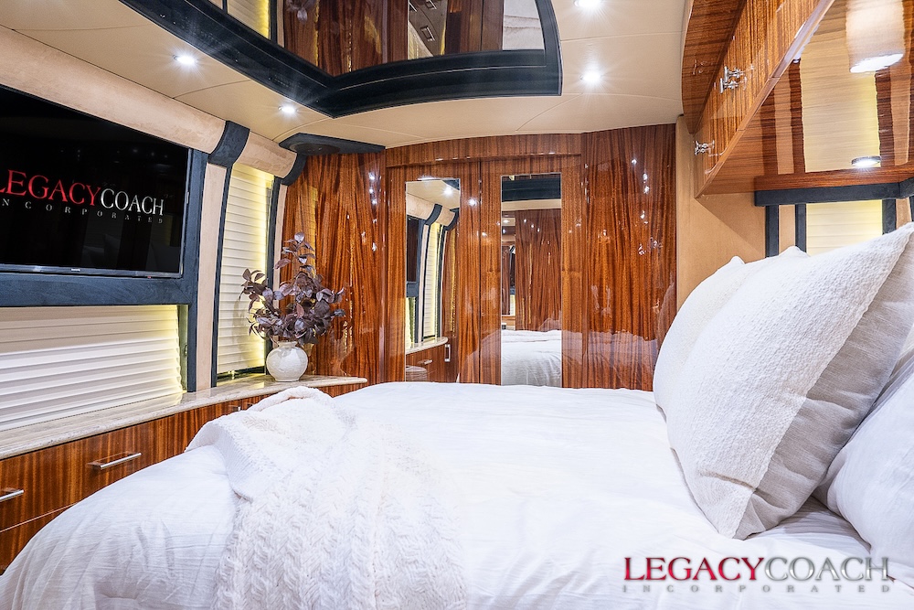 2008 Prevost Legendary XLII For Sale