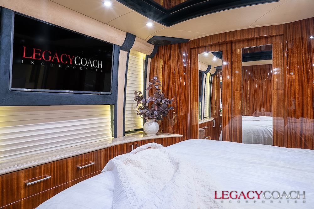 2008 Prevost Legendary XLII For Sale