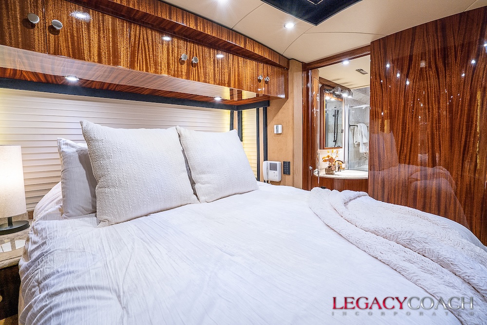2008 Prevost Legendary XLII For Sale