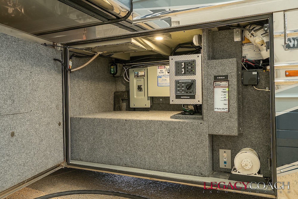 2008 Prevost Legendary XLII For Sale