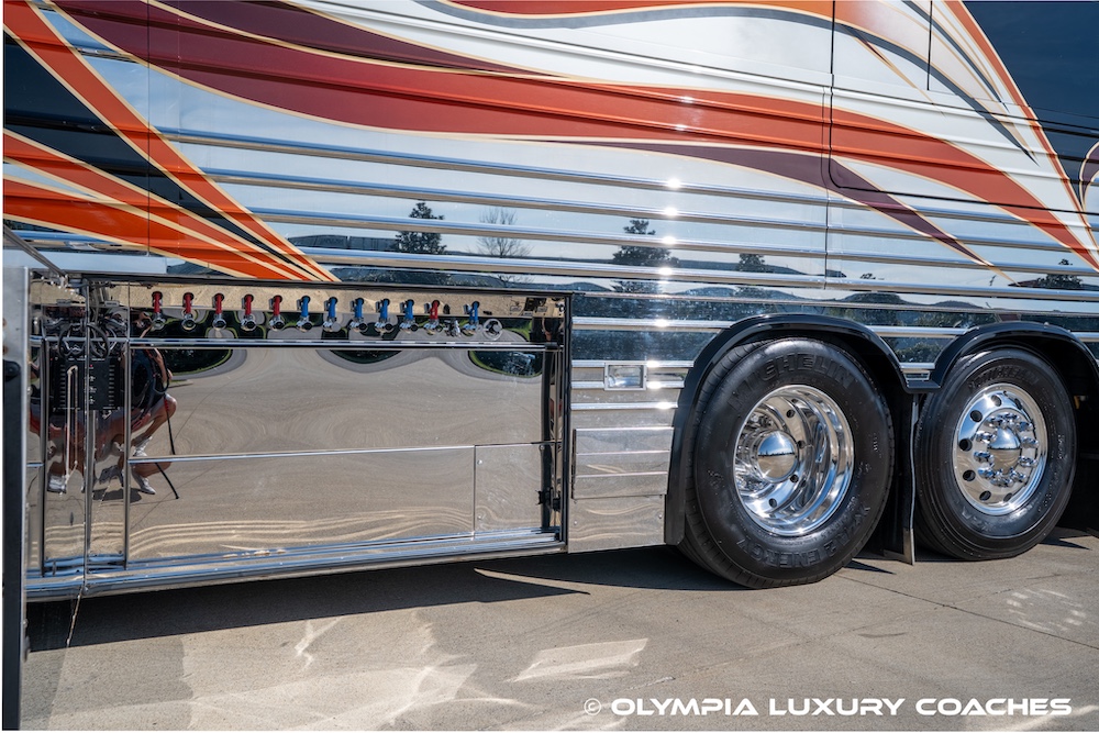 2006 Prevost Legendary XLII For Sale