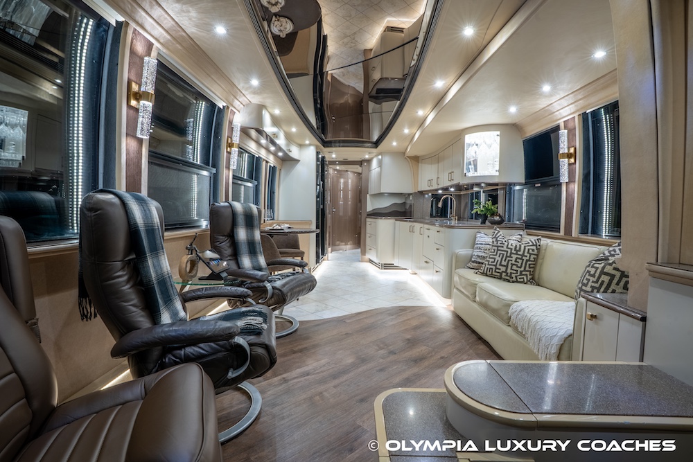 2006 Prevost Legendary XLII For Sale