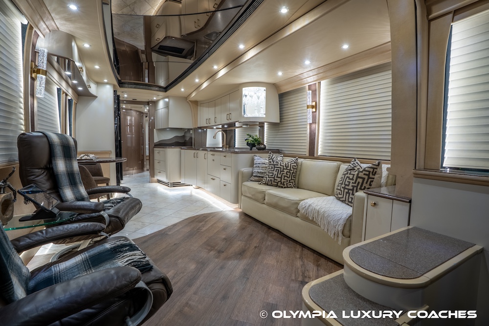 2006 Prevost Legendary XLII For Sale