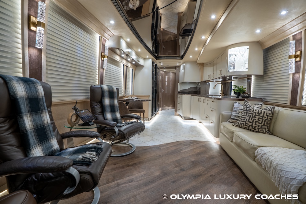 2006 Prevost Legendary XLII For Sale