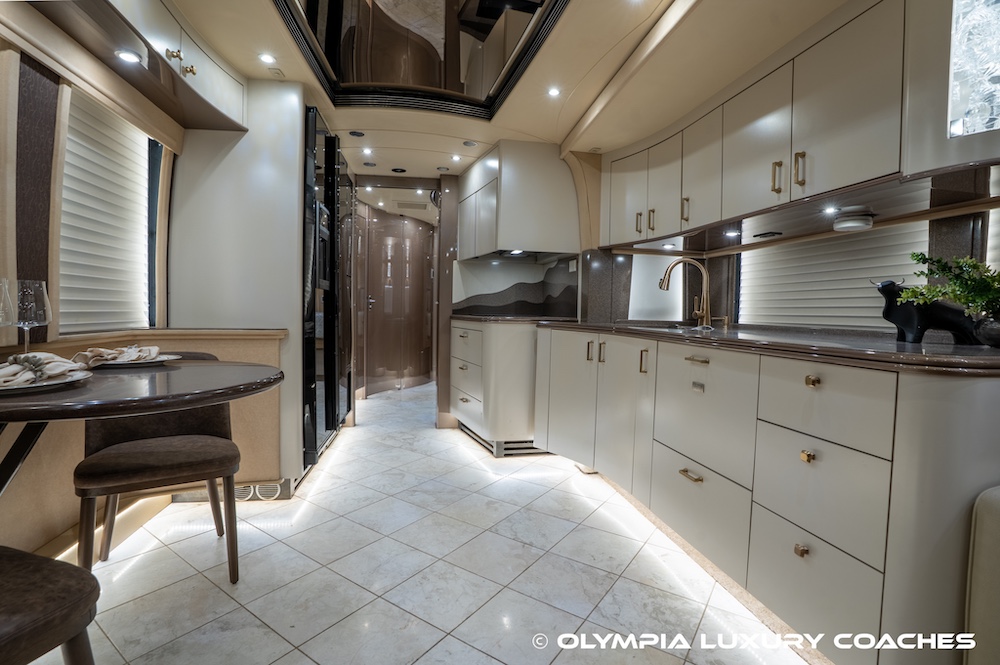 2006 Prevost Legendary XLII For Sale