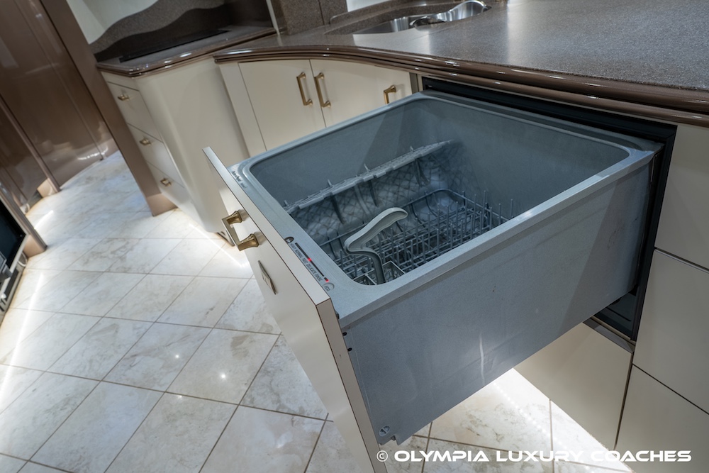 2006 Prevost Legendary XLII For Sale