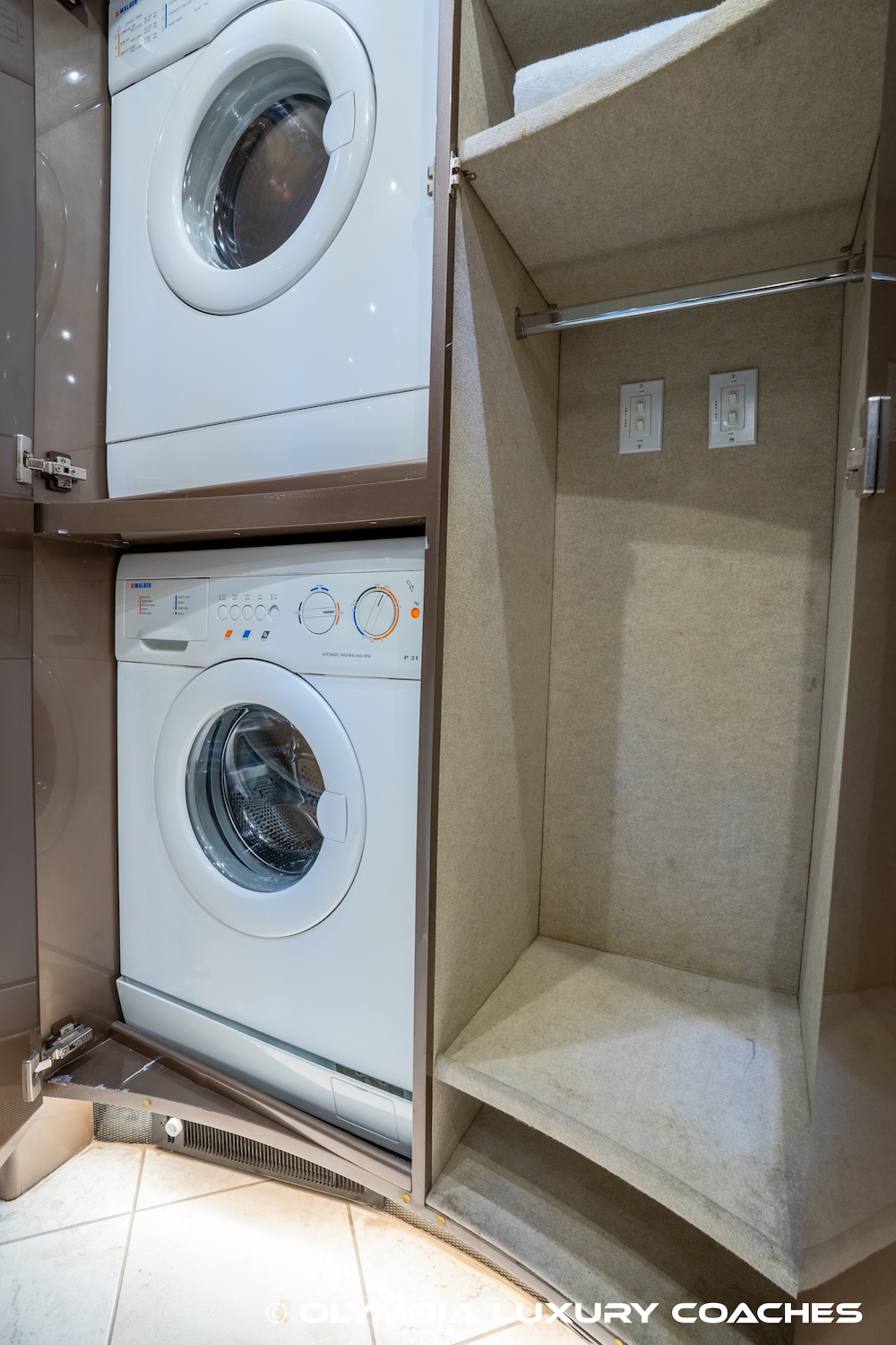 2006 Prevost Legendary XLII For Sale