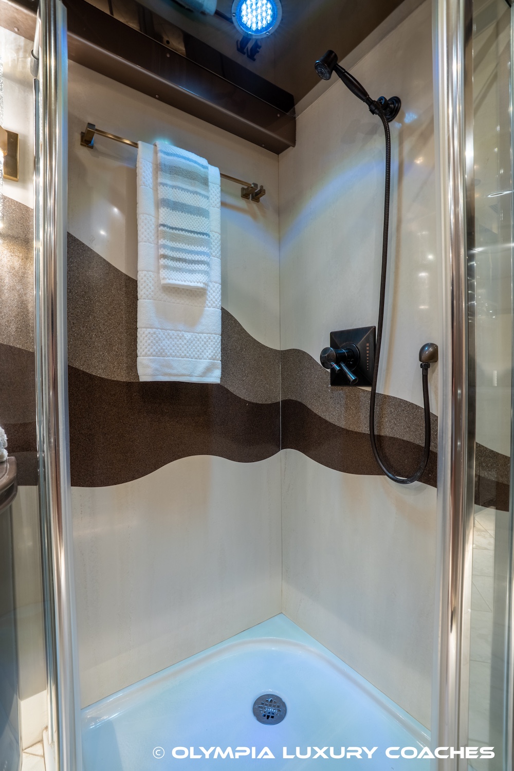 2006 Prevost Legendary XLII For Sale