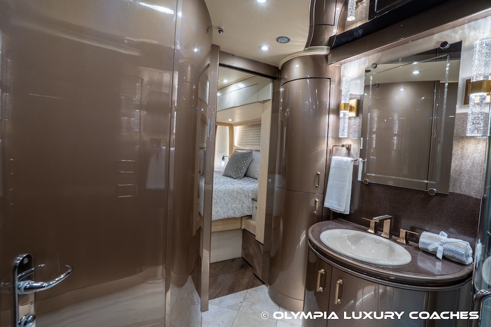 2006 Prevost Legendary XLII For Sale