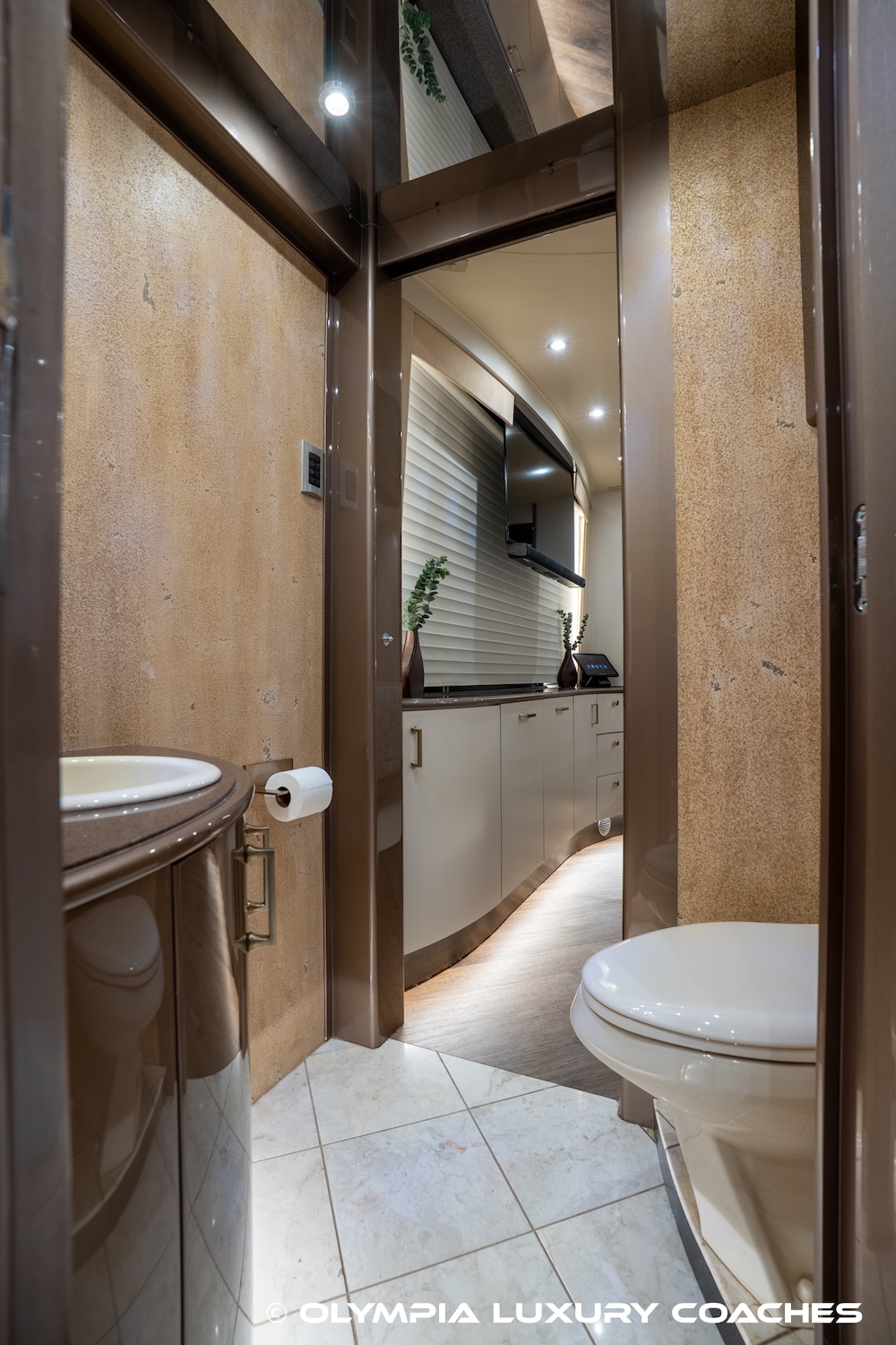 2006 Prevost Legendary XLII For Sale