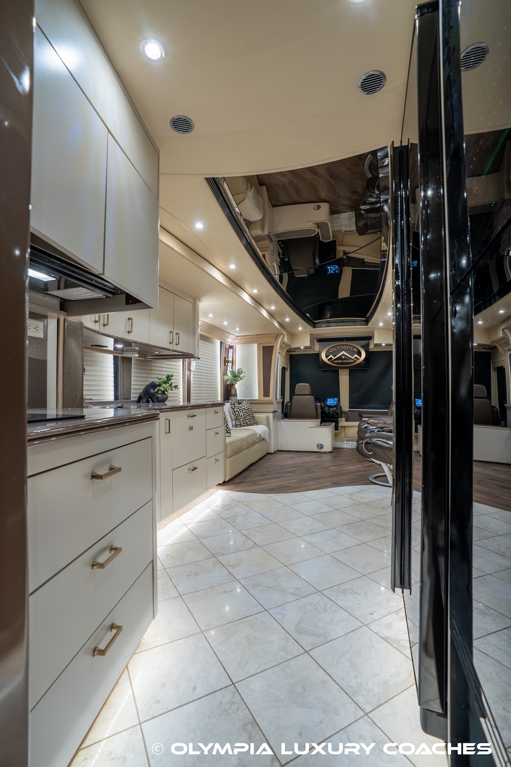 2006 Prevost Legendary XLII For Sale