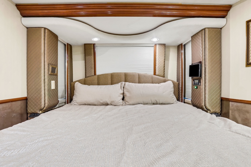 2006 Prevost Liberty XLII For Sale