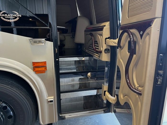 2006 Prevost Marathon H3-45 For Sale