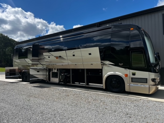 2006 Prevost Marathon H3-45 For Sale