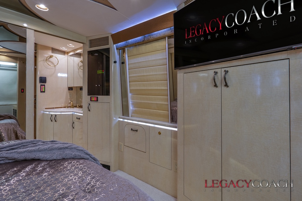 2006 Prevost Marathon H3-45 For Sale