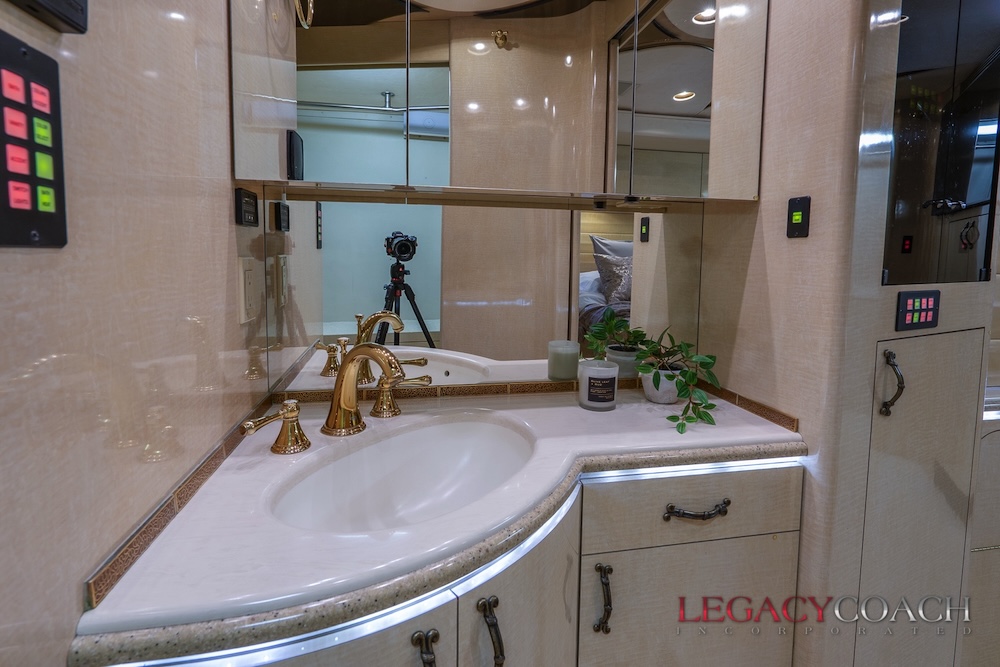 2006 Prevost Marathon H3-45 For Sale