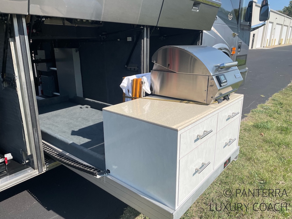 2006 Prevost Marathon H3-45 For Sale
