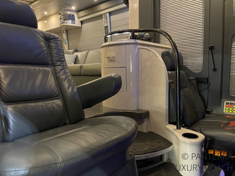 2006 Prevost Marathon H3-45 For Sale
