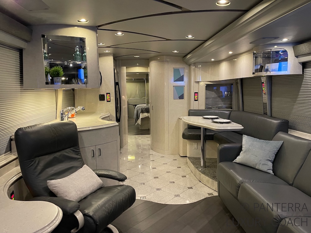 2006 Prevost Marathon H3-45 For Sale