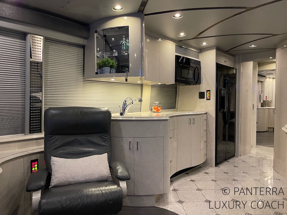 2006 Prevost Marathon H3-45 For Sale