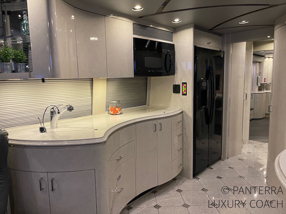 2006 Prevost Marathon H3-45 For Sale