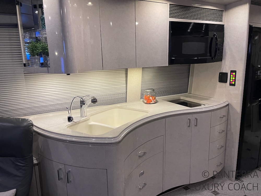 2006 Prevost Marathon H3-45 For Sale
