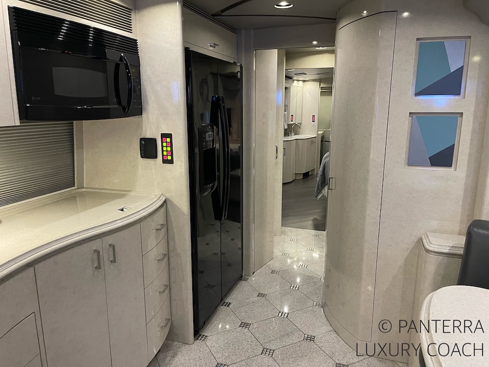 2006 Prevost Marathon H3-45 For Sale
