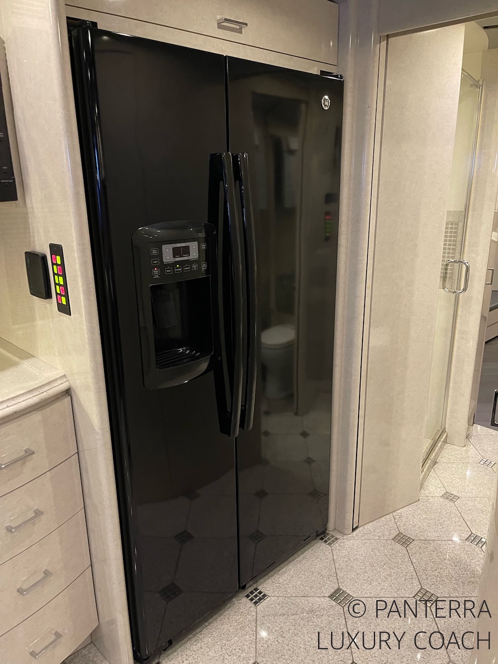 2006 Prevost Marathon H3-45 For Sale
