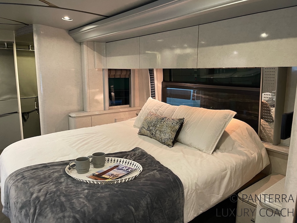 2006 Prevost Marathon H3-45 For Sale