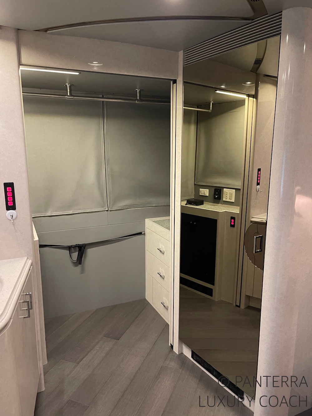 2006 Prevost Marathon H3-45 For Sale