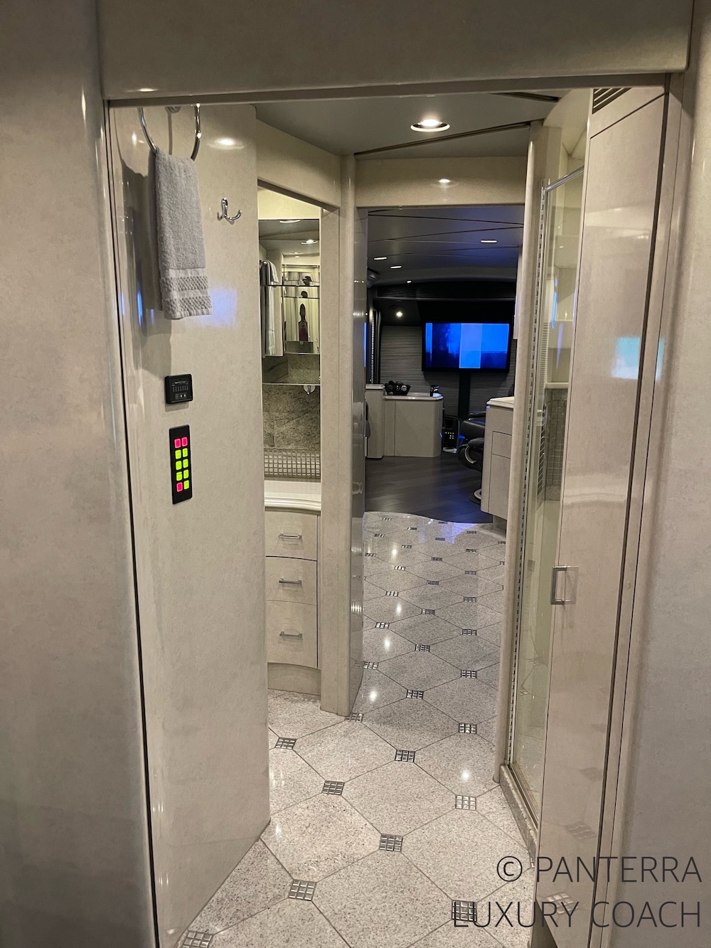 2006 Prevost Marathon H3-45 For Sale