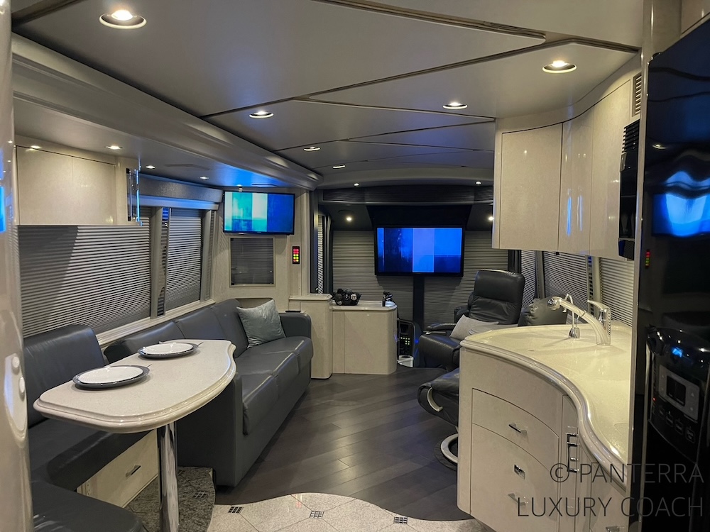 2006 Prevost Marathon H3-45 For Sale