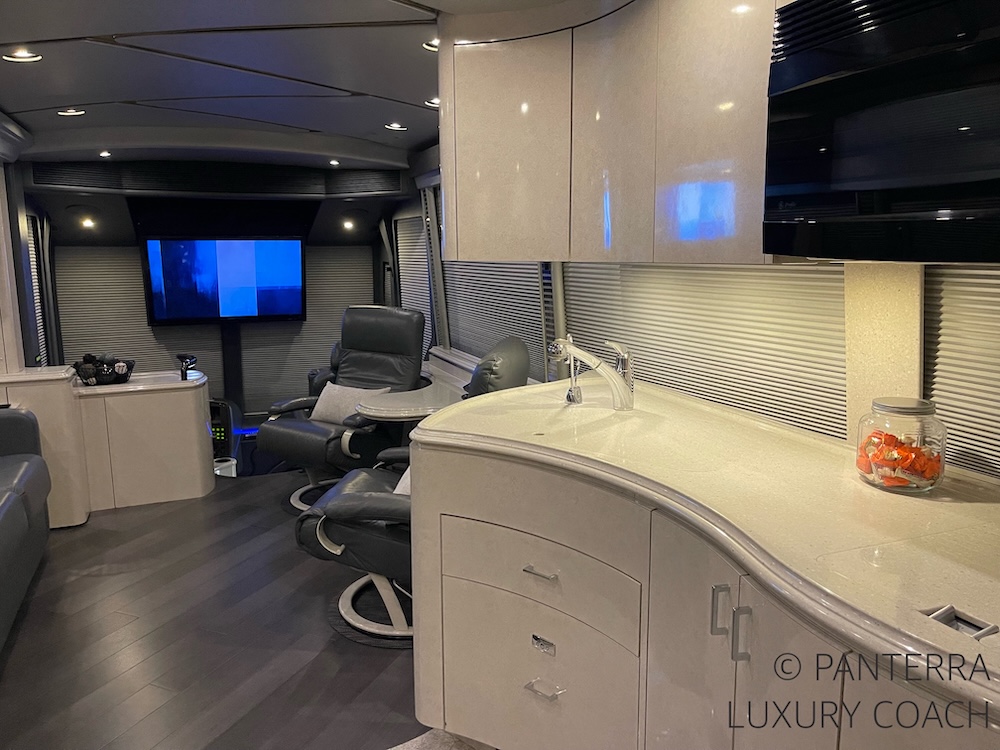 2006 Prevost Marathon H3-45 For Sale