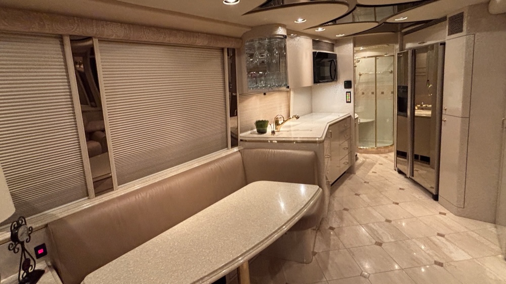 2006 Prevost Marathon XLII For Sale