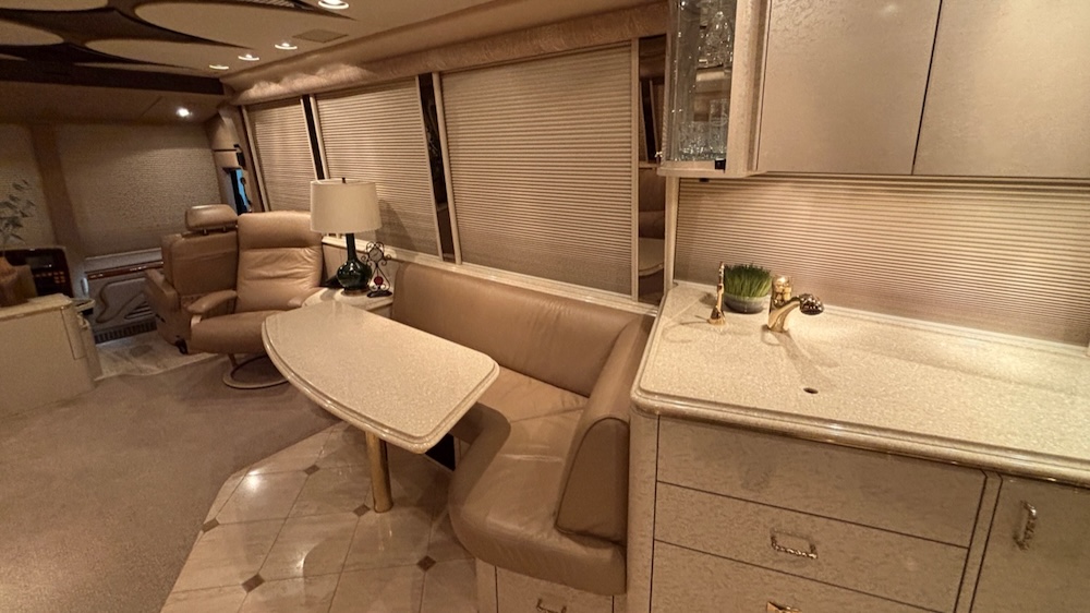 2006 Prevost Marathon XLII For Sale