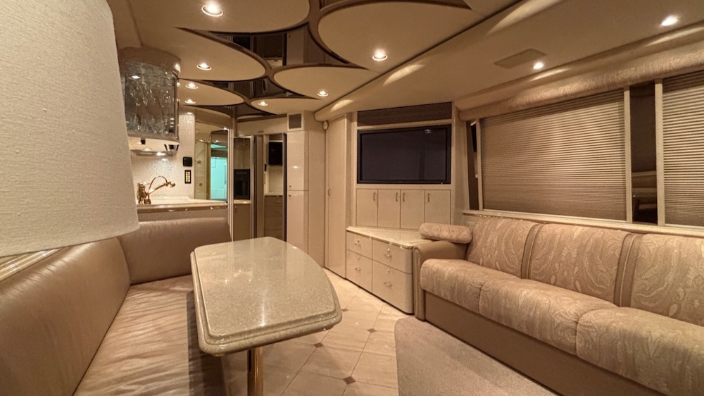 2006 Prevost Marathon XLII For Sale