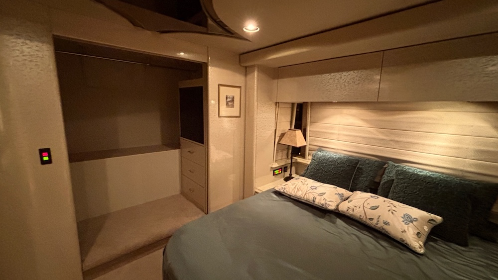 2006 Prevost Marathon XLII For Sale