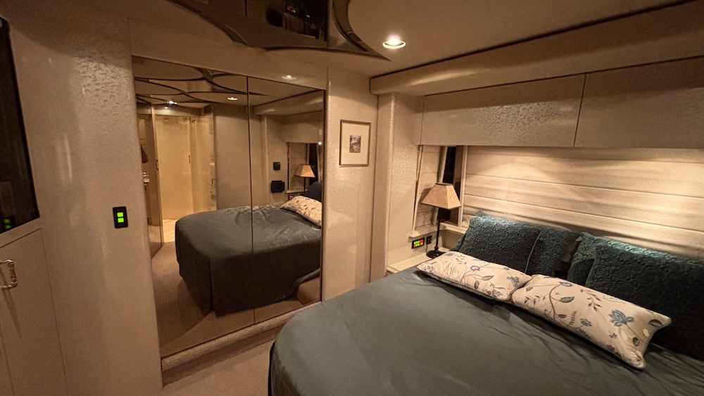 2006 Prevost Marathon XLII For Sale
