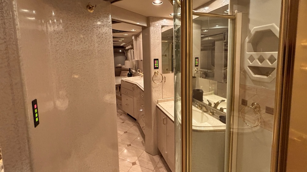 2006 Prevost Marathon XLII For Sale