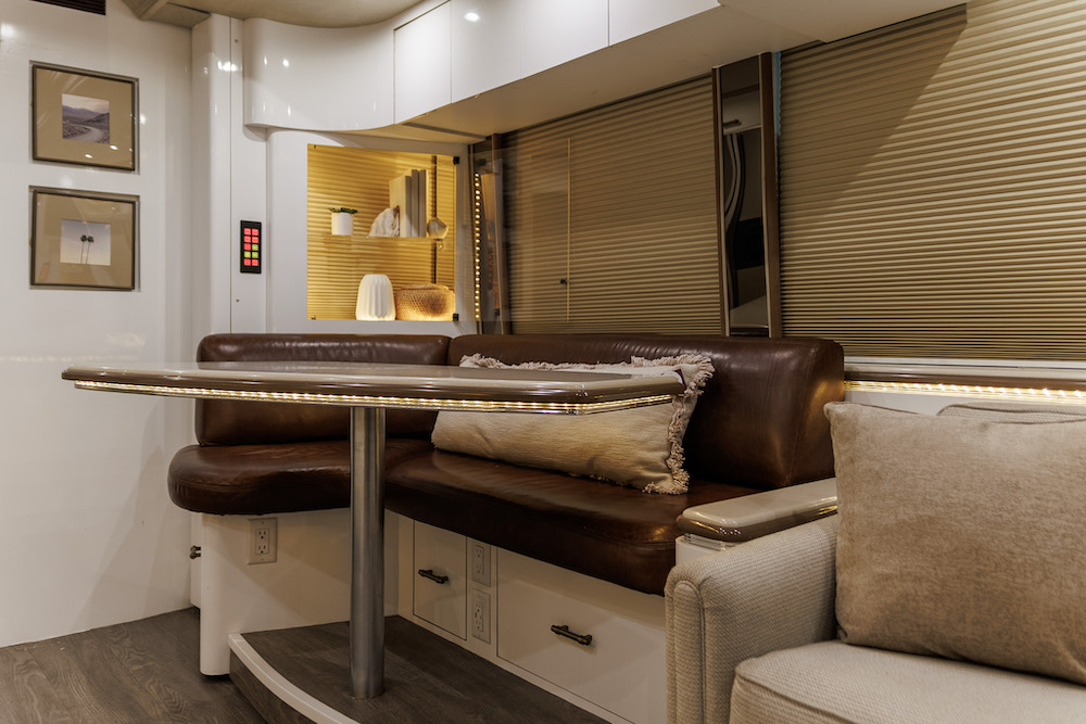 2006 Prevost Marathon XLII For Sale