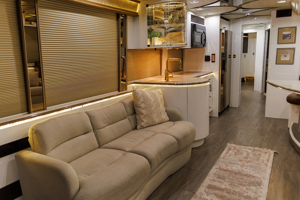 2006 Prevost Marathon XLII For Sale