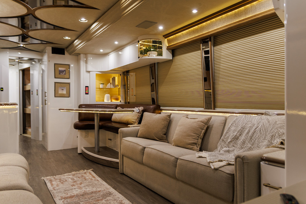 2006 Prevost Marathon XLII For Sale
